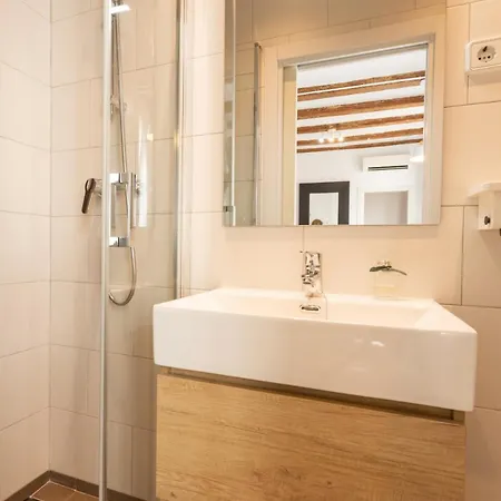 Almirall 42 Apartamento