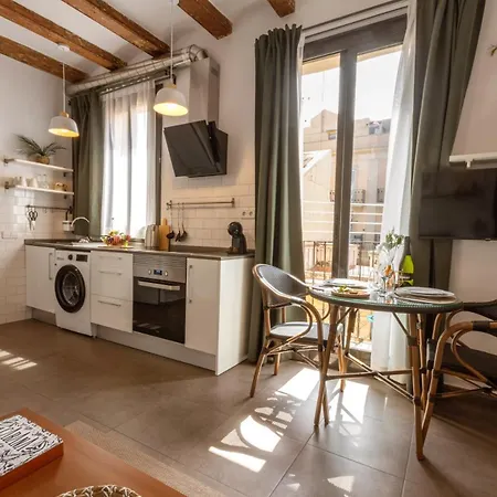 アパート Almirall 42